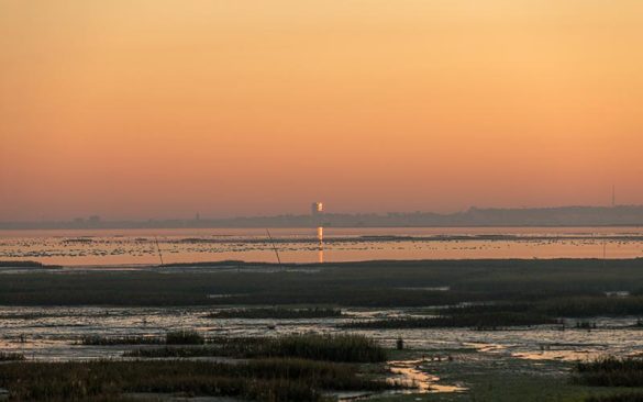 Classe de mer dans le bassin d’Arcachon | Élément Terre - © www.SuperCar-RoadTrip.fr-Flickr - coucher de soleil sur Arcachon