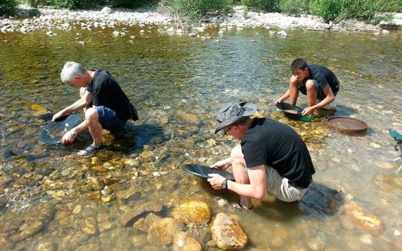 Classe d'eau en Auvergne | Élément Terre - © David Le Faucheur-Flickr - orpaillage