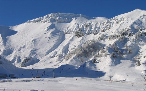 Classe de montagne en hiver en Auvergne | Élément Terre - station du Mont-Dore en hiver