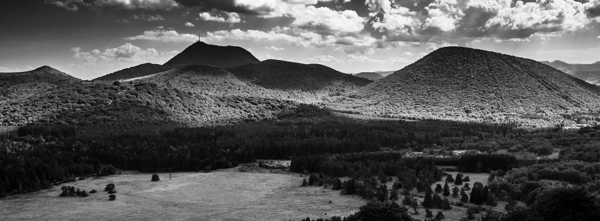 Classe de montagne printemps/automne en Auvergne | Élément Terre - © gwenole camus - chaîne des Puys