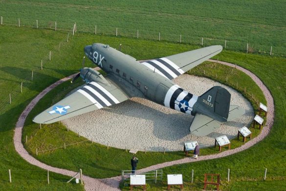 Le débarquement en Normandie | Élément Terre - Batteries de Merville