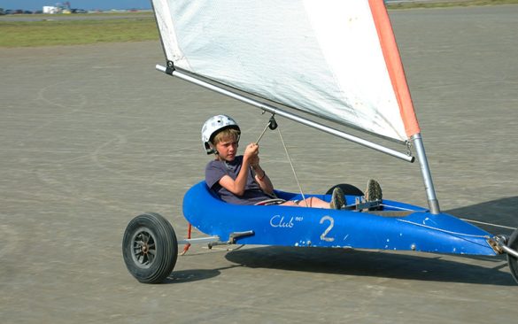 apprendre le char à voile avec Élément Terre - © Tourisme-Leucate/Flickr