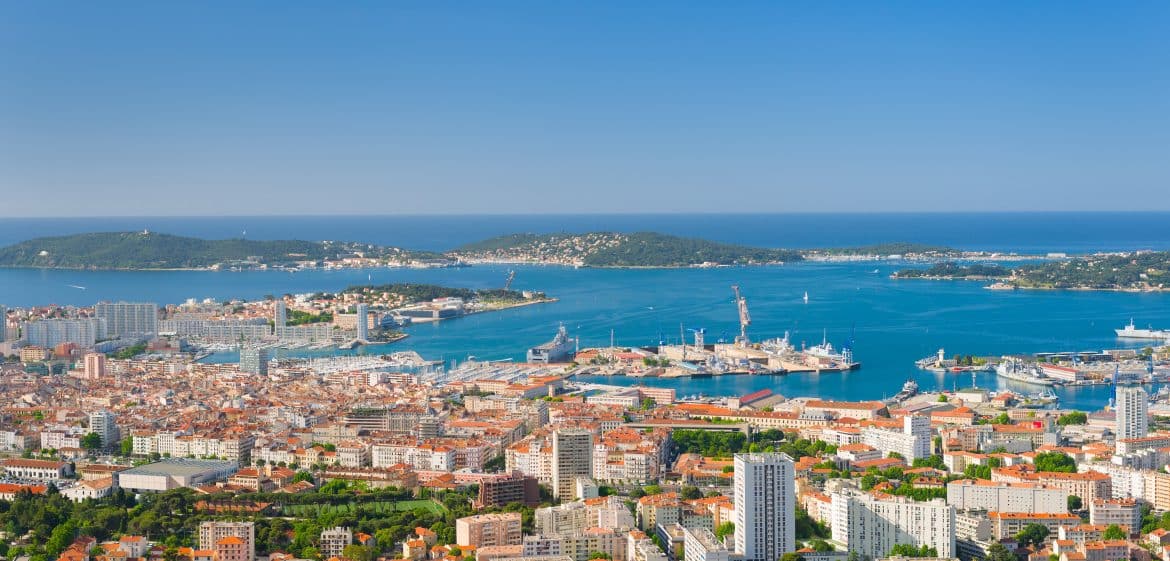 BOUCHES-DU-RHÔNE - VAR
Elément Terre vous propose une gamme variée d’activités pour composer votre séjour méditerranéen. Combinez nature et culture, de l’observation des oiseaux à la découverte des villes et villages en passant par une multitude d'activités sportives !