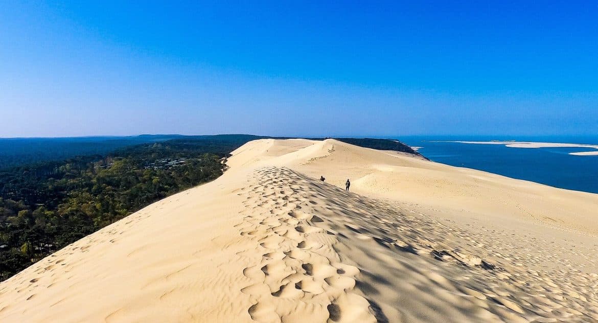 GIRONDEAnse naturelle, protectrice et nourricière, le bassin d'Arcachon a tissé au fil des âges une histoire singulière avec l'homme. Ce sera l'occasion de la découvrir…